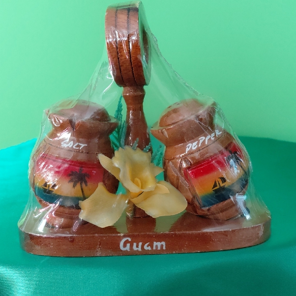Guam Souvenir Salt and Pepper Shakers, NWOT